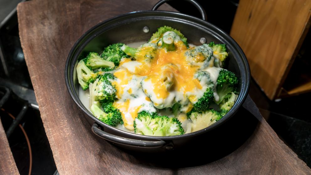 Receta de brócoli al horno con huevo y queso fácil de preparar