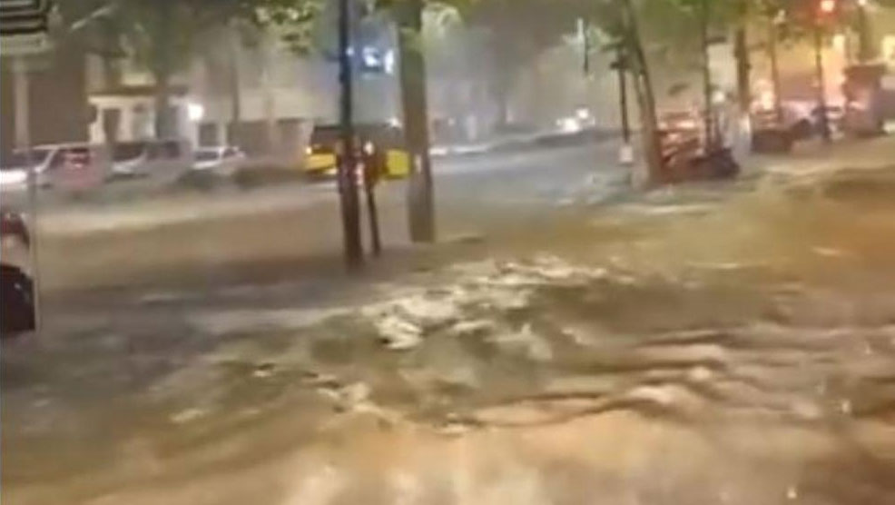 Las fuertes lluvias han dejado inundaciones en Barcelona que han obligado al cierre de estaciones de Metro. Foto: Twitter