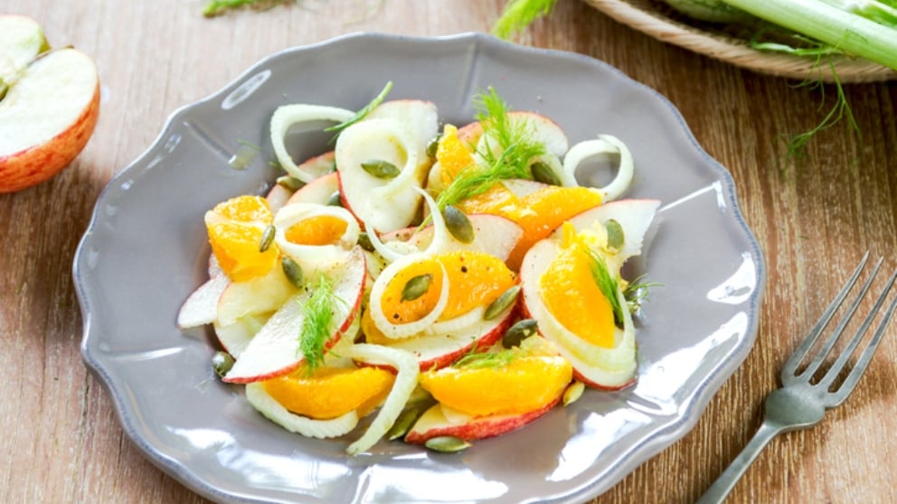 Receta de ensalada de manzana y naranja fácil de preparar