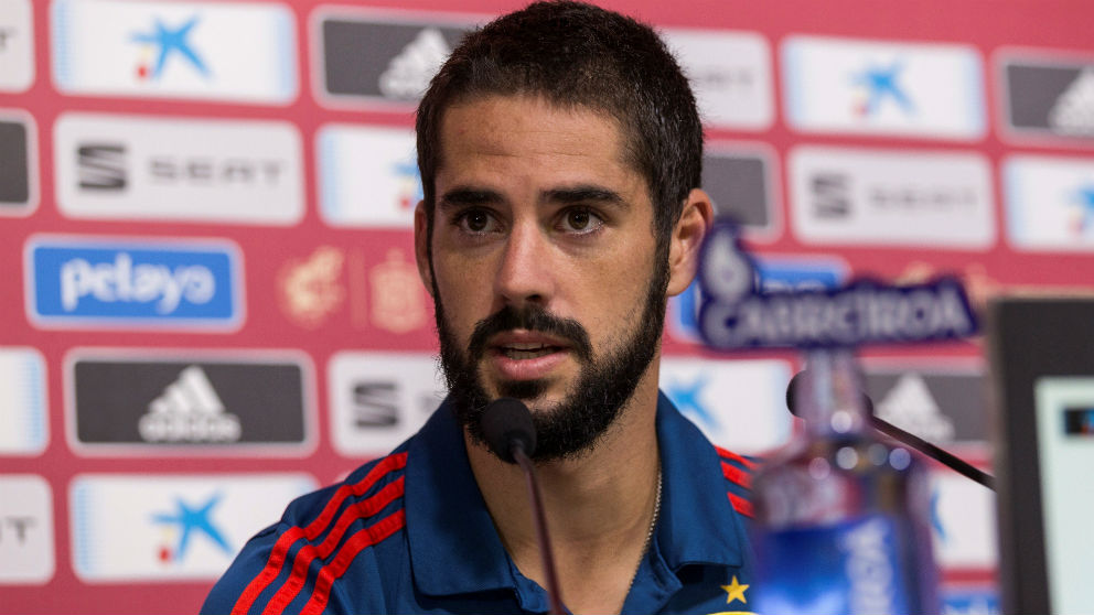 Isco durante la rueda de prensa con la selección. (EFE)