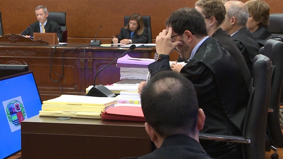 El juez que lleva el caso del hombre que lanzó a un bebé por la ventana en la Audiencia Provincial de Álava. Foto: Europa Press