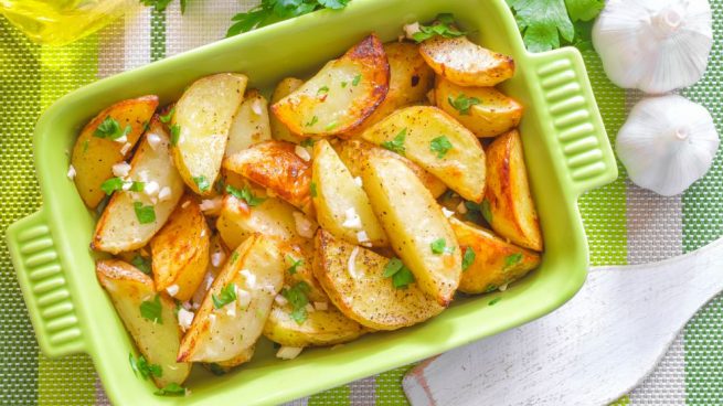 patatas al horno con ajo y perejil