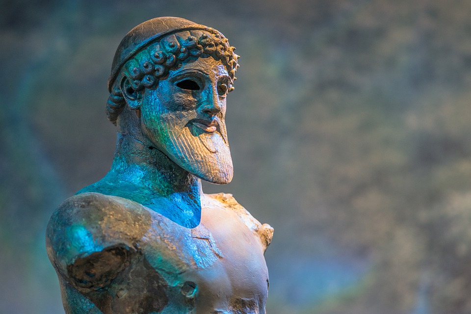 El mito de Sísifo, donde los dioses griegos están presentes.