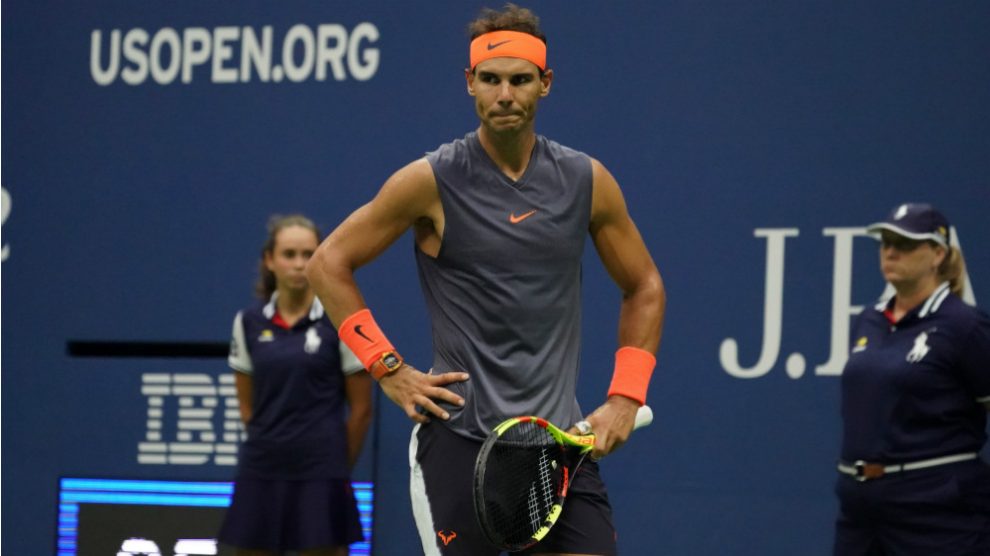 Rafa tuvo que abandonar en semis del US Open por problemas en su rodilla derecha. (AFP)