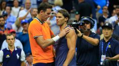 Del Potro consuela a Nadal tras su abandono (Getty).