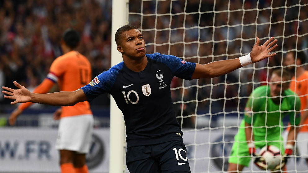 Kylian Mbappé celebra su gol en el Francia – Holanda. (AFP)