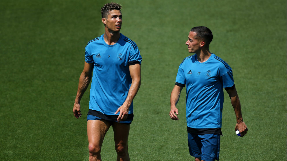 Cristiano Ronaldo y Lucas Vázquez, durante un entrenamiento con el Real Madrid. (Getty)