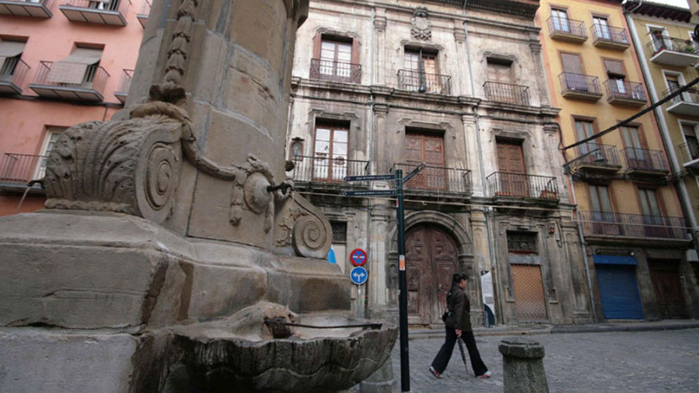 Palacio del Marqué de Rozalejo en la plaza de Navarrería en Pamplona.