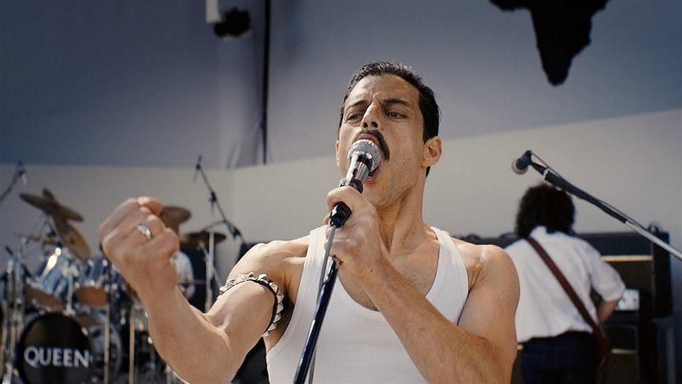 Rami Malek, en el papel de Freddie Mercury, en ‘Bohemian Rhapsody’, el biopic de Queen. (EP)