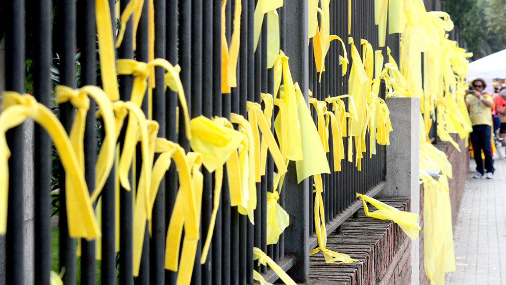 Lazos amarillos en Barcelona. (Foto: E. Falcón)