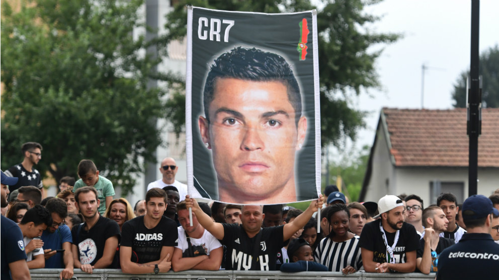 Cristiano desata la locura en Turín. (AFP)