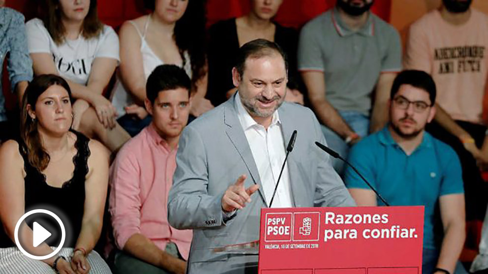 El secretario de organización del PSOE, José Luis Ábalos, este domingo en Valencia