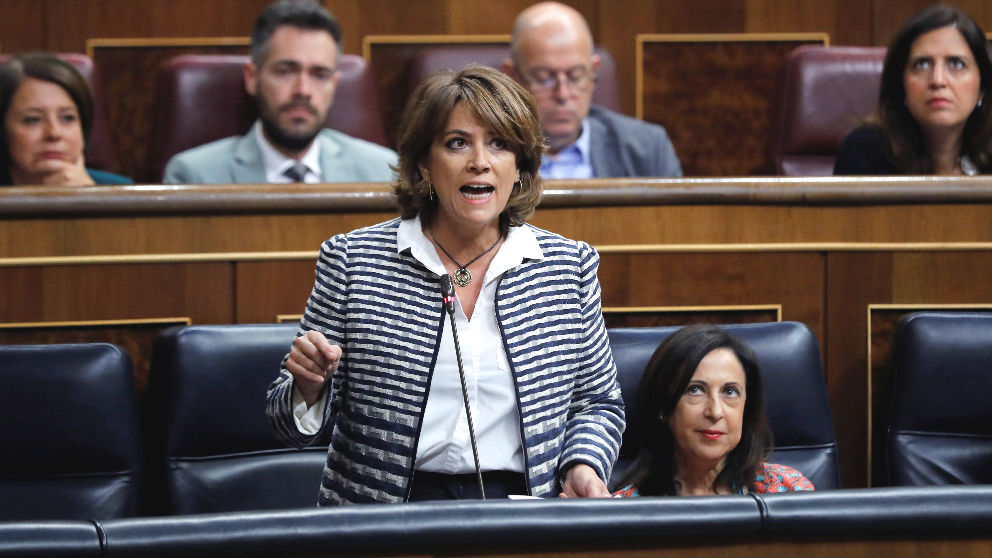 La ministra de Justicia, Dolores Delgado, durante una intervención en la sesión de control al Gobierno en el Congreso de los Diputados (Foto: Efe)