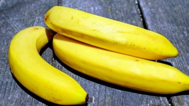 Bizcocho de plátano y avellanas, receta de un dulce saludable fácil de preparar