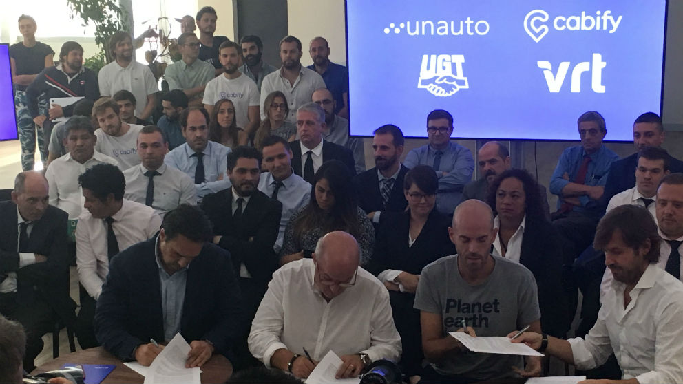 Firma del acuerdo entre Cabify, UGT, Vector y Unauto (Foto: C.M.)