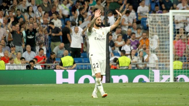 Isco celebra su gol durante el Real Madrid - Roma. (Enrique Falcón)