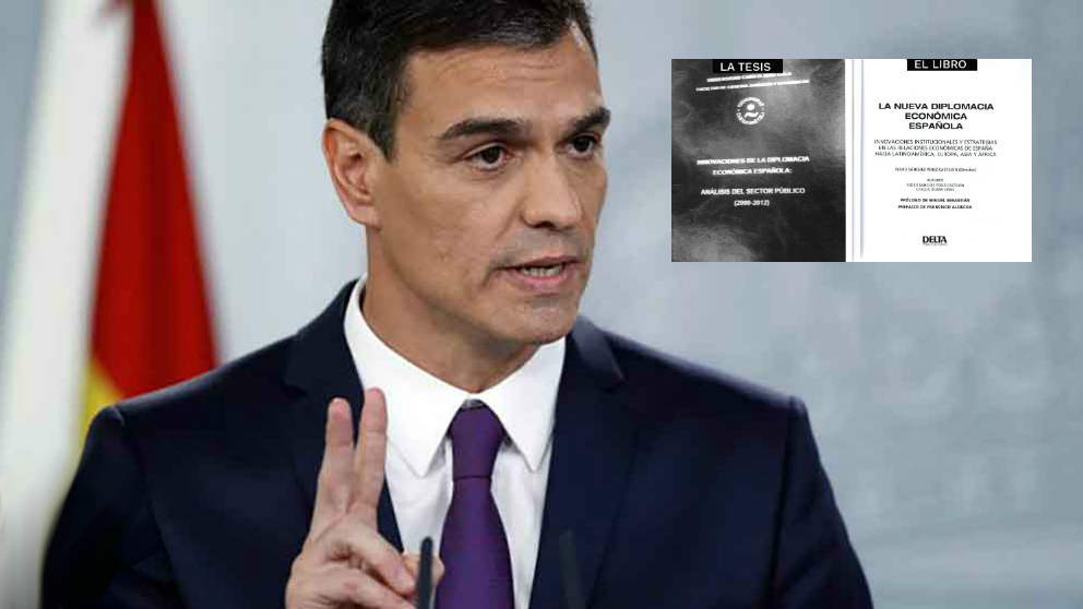Pedro Sánchez, presidente del Gobierno, junto a ‘su’ tesis y ‘su’ libro.