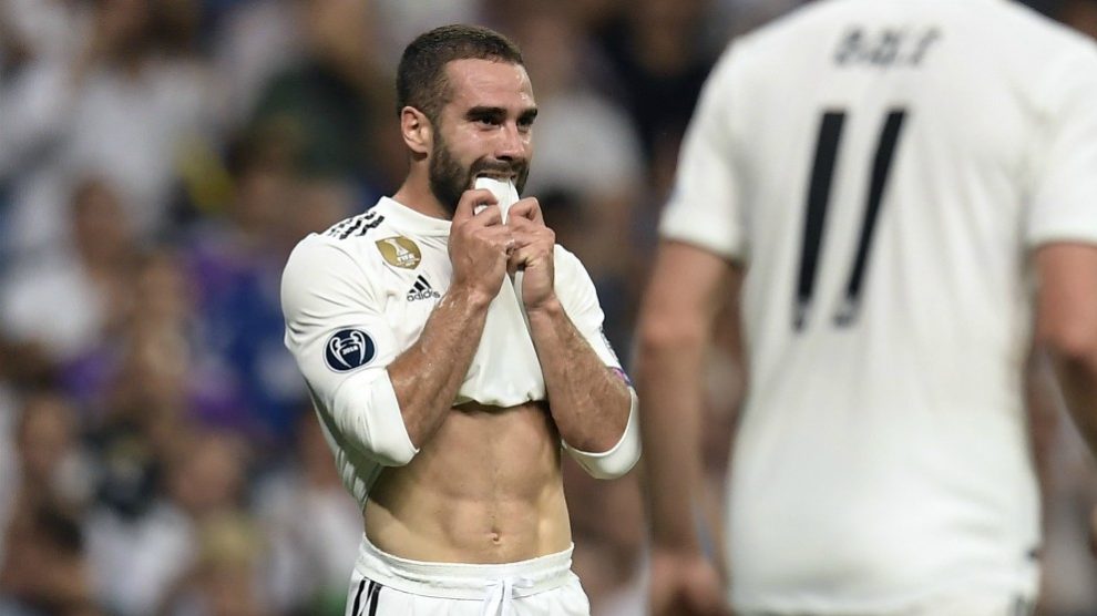 Carvajal se lamenta tras una acción. (AFP)