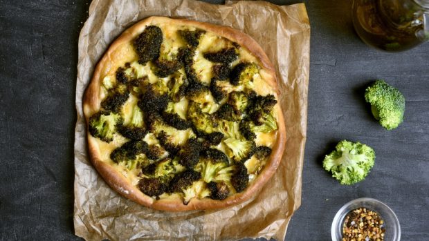 3 recetas de pizzas saludables con bases de verduras