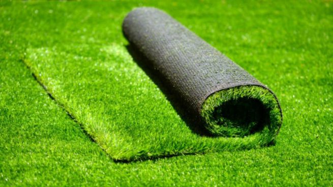 hacer alfombra cesped artificial