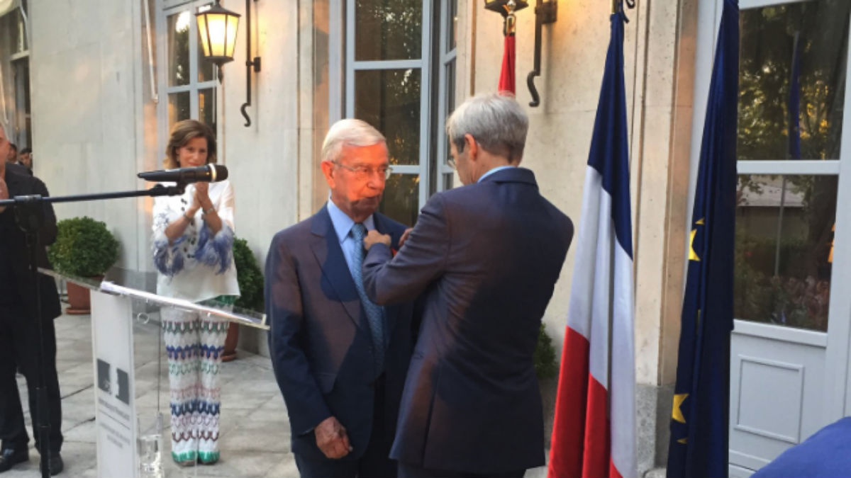 Rafael Ansón recibe la Legión de Honor Francesa (La France en Espagne).