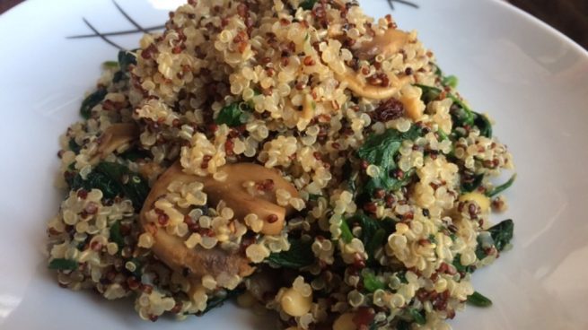 quinoa con champiñones y espinacas