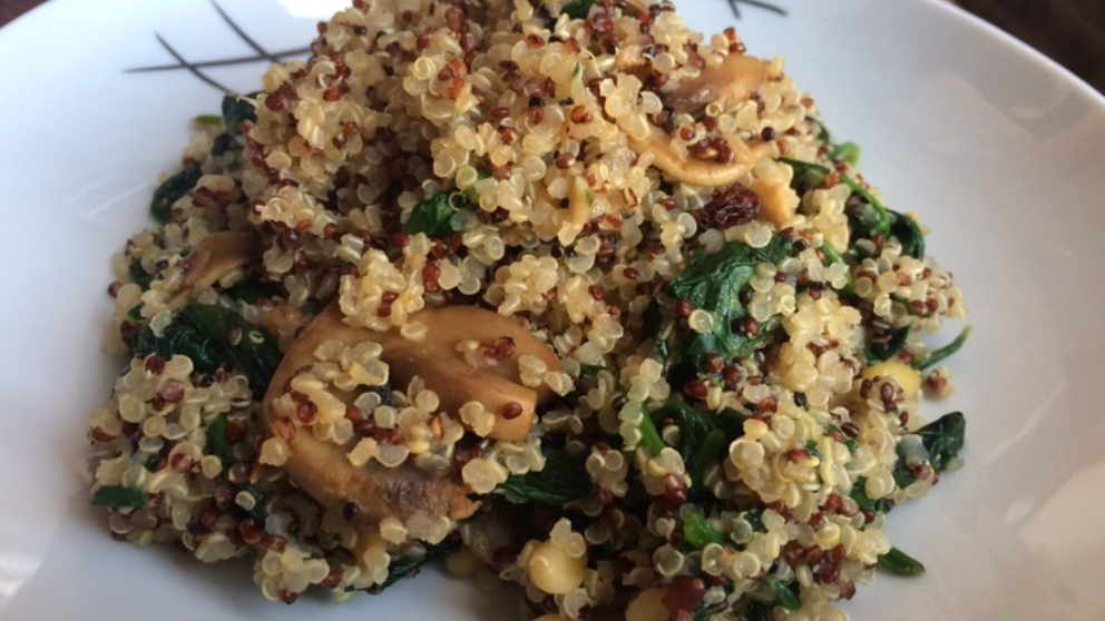 Receta de quinoa con champiñones y espinacas