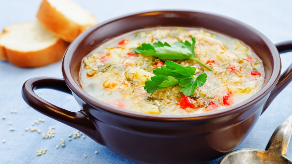 Receta de Sopa de quinoa con almejas fácil de preparar