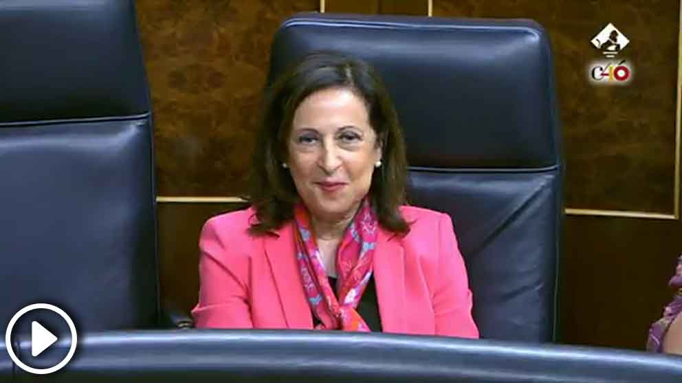 La ministra Margarita Robles en la sesión de control al Gobierno de este miércoles