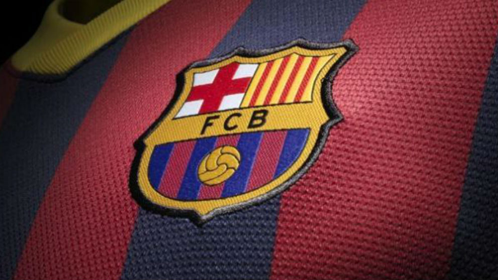 Camiseta del Barcelona con el escudo.