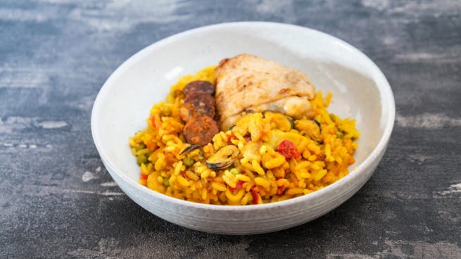 Receta de arroz con pollo al curry con verduras al estilo del Palacio de Mijares