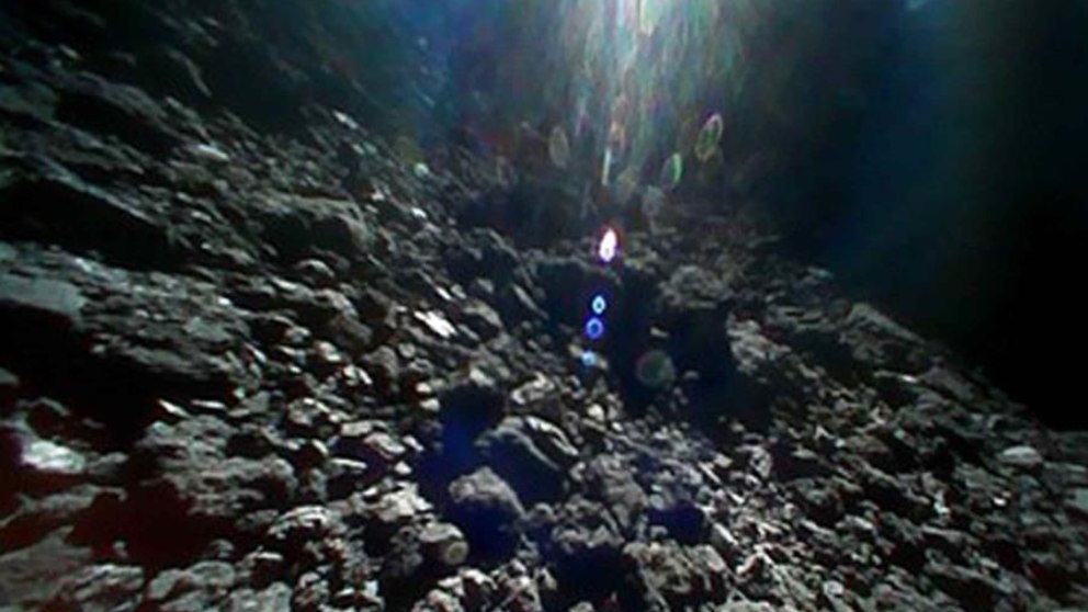 Foto de la JAXA en la superficie rocosa de los asteroides