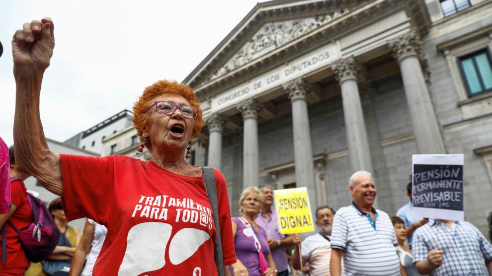 Una manifestación de pensionistas en el Congreso de los Diputados.