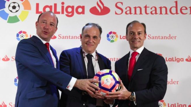 La Liga podría volver a cambiar de nombre: Tebas tantea a varios bancos por si falla Santander
