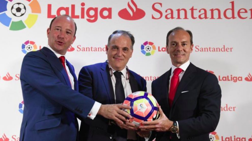 Anuncio del patrocinio entre LaLiga y Banco Santander.