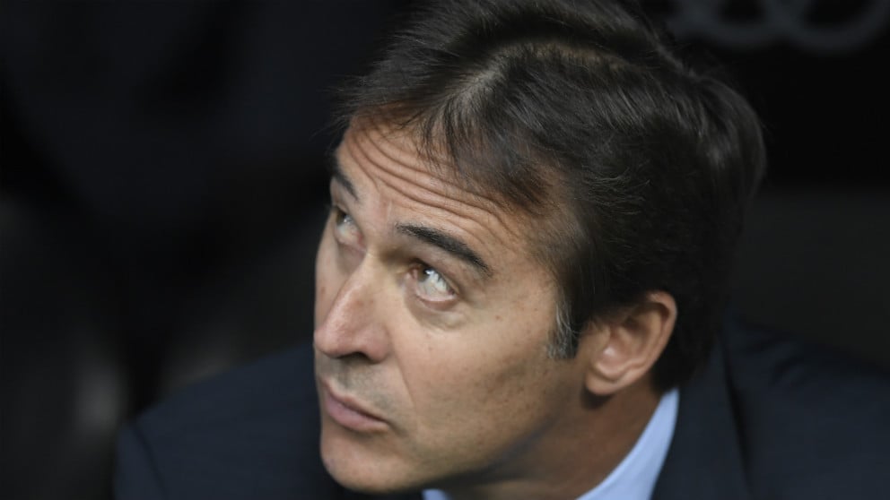 Lopetegui, en el banquillo del Bernabéu. (AFP)