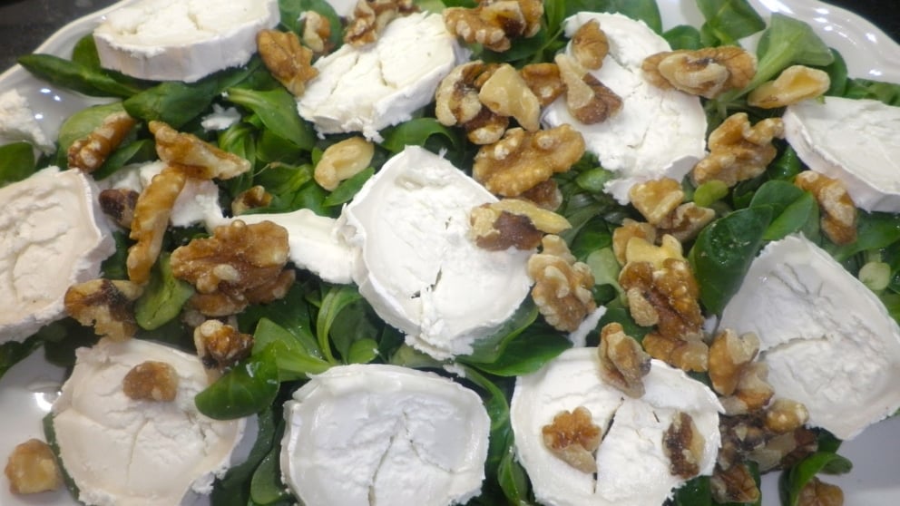 Receta de Ensalada de canónigos con queso de cabra fácil de preparar