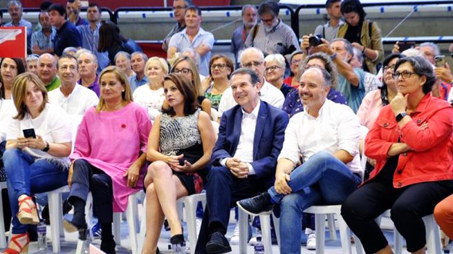 El alcalde de Vilanova se ratifica sobre la «chacha» Carmela Silva y no dimite «ni de coña»