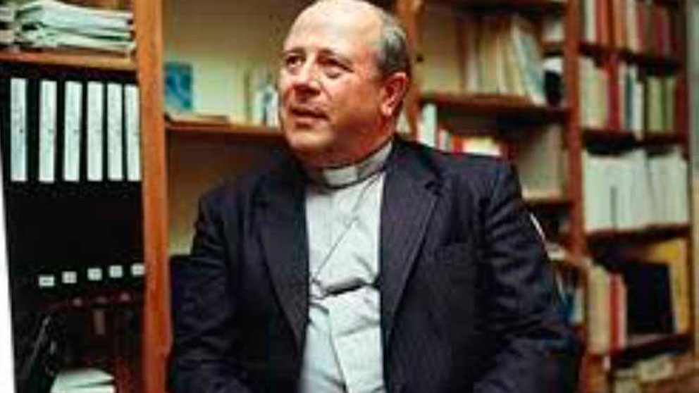 El ex obispo chileno Francisco Javier Cox se enfrenta a una investigación del Vaticano por las acusaciones de abuso sexual de menores.