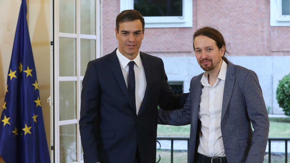 El presidente del Gobierno, Pedro Sánchez y Pablo Iglesias tras presentar el acuerdo de los PGE 2019.