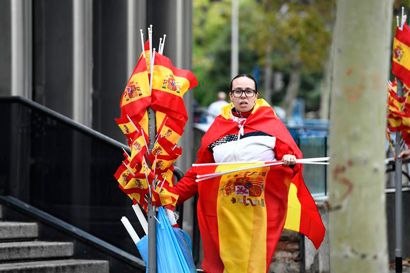 12-de-octubre-bandera