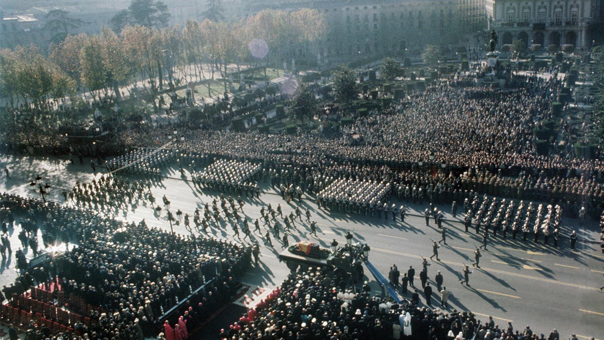 Funeral de Francisco Franco en la Plaza de Orientes. Foto: EFE