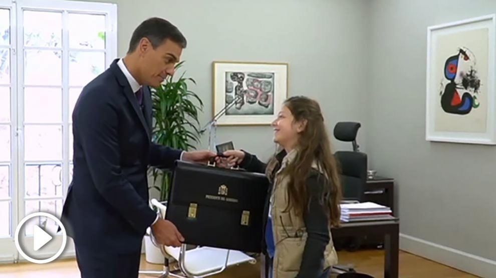 La verdadera conversación de Sánchez y la niña según Okjeda.
