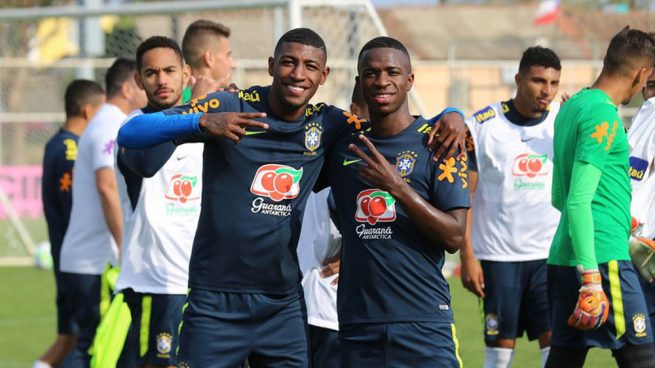 Vinicius, en un entrenamiento con la selección carioca.