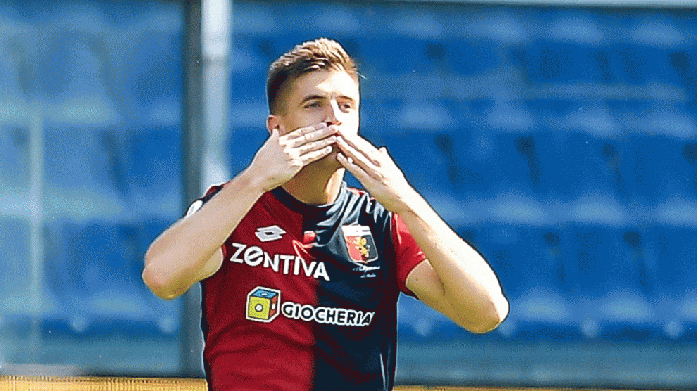 Piatek,-celebra-uno-de-los-goles-que-le-hacen-ser-máximo-anotador-en-la-Serie-A-(Getty)