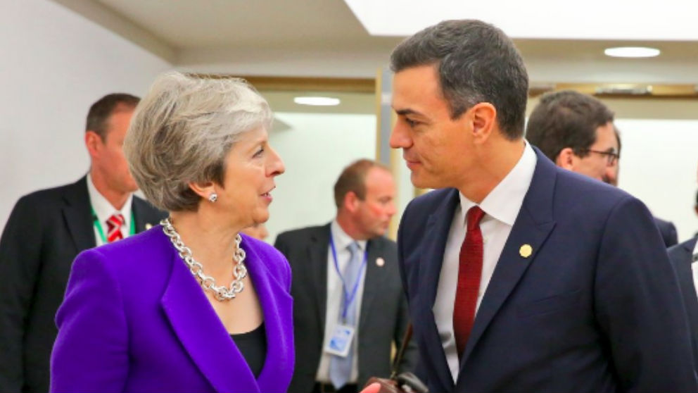Theresa May y Pedro Sánchez