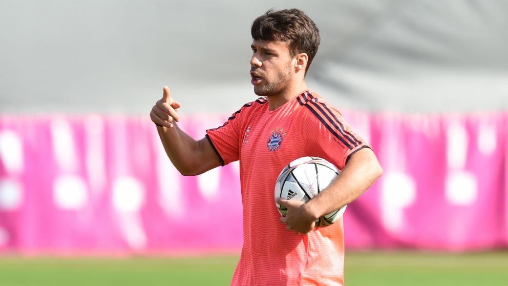Juan Bernat, durante un entrenamiento con el Bayern de Múnich. (AFP)
