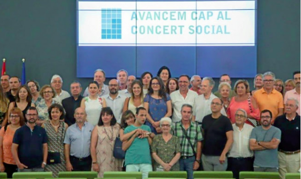 La vicepresidenta de la Generalitat Valenciana en la firma del concierto social el pasado agosto