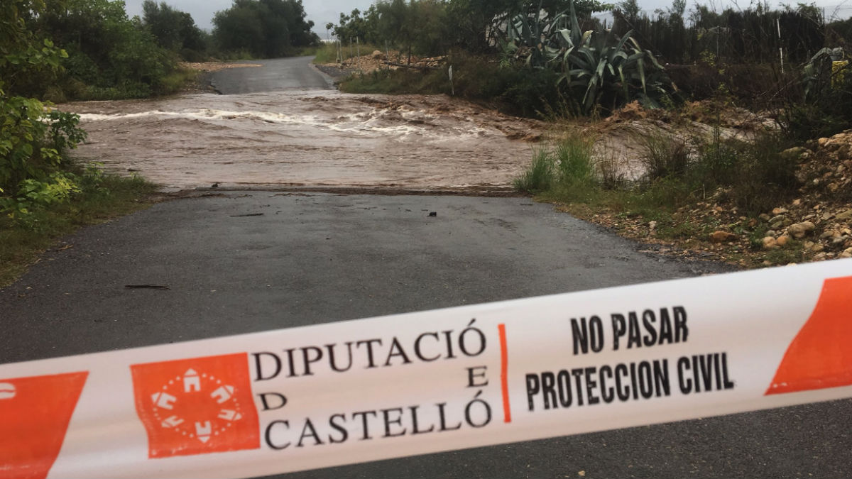 Dos rescatados por el temporal en Castellón (Bomberos de Castellón).