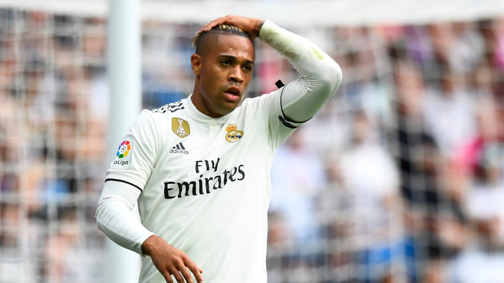 Mariano se lamenta tras una ocasión en el Real Madrid-Levante (AFP).